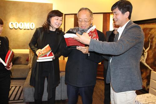 前外交部部长李肇星莅临楷模家具研发院参观体验